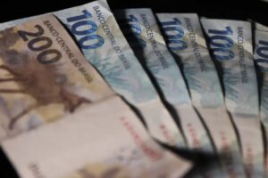 Brasileiros sacam em julho R$ 310,36 milhões esquecidos em bancos