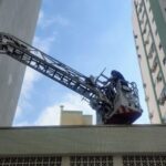 Trabalhador sofre queda de três metros em obra e é resgatado pelos bombeiros em Balneário Camboriú