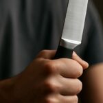 Homem em surto ameaça mulher com faca após término de relacionamento em Blumenau