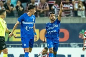Barra vence o Santa Cruz de virada e fica a um empate do título da Série D
