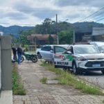 Acidente entre carro e motocicleta deixa homem ferido no Bairro Maluche
