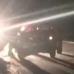 Na madrugada, automóvel atinge poste no Bairro Rio Branco; vídeo