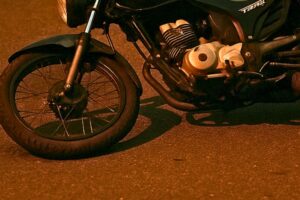 Motociclista sofre queda, mas recusa atendimento hospitalar em Brusque