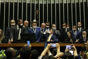 Mesa diretora da Câmara pede punições de deputados por motim; catarinenses estão na lista