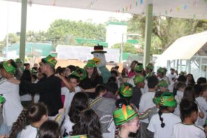 Fenarreco continua levando alegria e tradição às escolas de Brusque