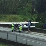 Avião monomotor faz pouso na BR-116 em SP e chama atenção de motoristas