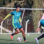 Brusque realiza treino com foco em bolas paradas