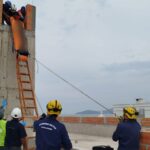 Trabalhador é retirado do topo de prédio em construção após sofrer mal súbito em Itajaí