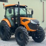 Secretaria de Obras de Brusque recebe novo trator agrícola