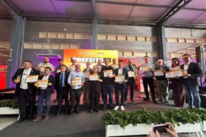 Prefeitura de Guabiruba é homenageada por inovação digital durante congresso estadual