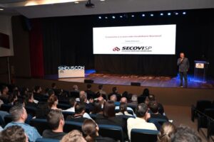 Sinduscon Conecta reúne especialistas e apresenta panorama do mercado imobiliário em Brusque