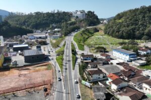 Obras na Antônio Heil recomeçam na segunda-feira (20) com interdição parcial