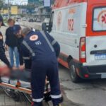 Agentes da GTB socorrem homem em crise convulsiva no Centro de Brusque