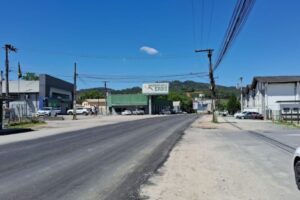 Avenida Dom Joaquim recebe a Operação Tapa-Buraco durante à noite