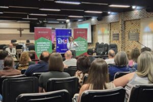 Escola do Legislativo capacita mais de 50 participantes de diversos municípios