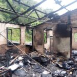Incêndio destrói casa e deixa dois feridos no bairro Ponta Aguda, em Blumenau Incêndio destrói casa e deixa dois feridos no bairro Ponta Aguda, em Blumenau