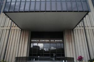 Mercado financeiro reduz para 4,72% previsão de inflação em 2025