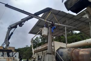 Galpão de zinco é instalado na usina de asfalto do município