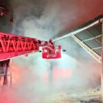 Incêndio de grandes proporções destrói empresa em Guabiruba, atualização corpo de bombeiros