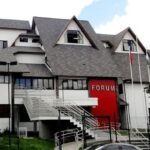Mulher é condenada a 14 anos por matar a colega de trabalho na presença do filho, na Serra