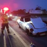 Acidente entre caminhão e carro esportivo chama atenção na BR-470, em Gaspar