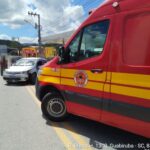 Motociclista fica ferida após colisão com carro no Centro de Guabiruba