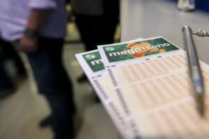 Mega-Sena acumula e prêmio principal chega a R$ 95 milhões