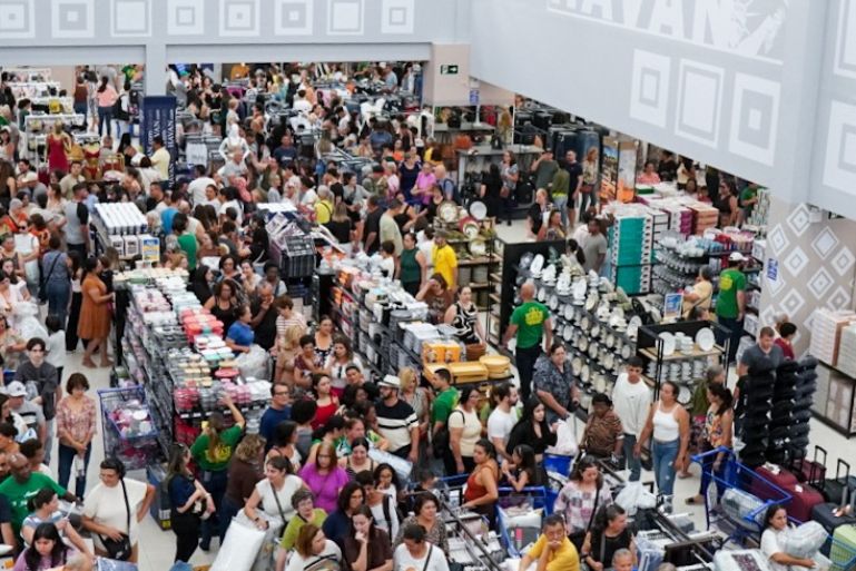 Taubaté ganha megaloja da Havan em evento com Luciano Hang