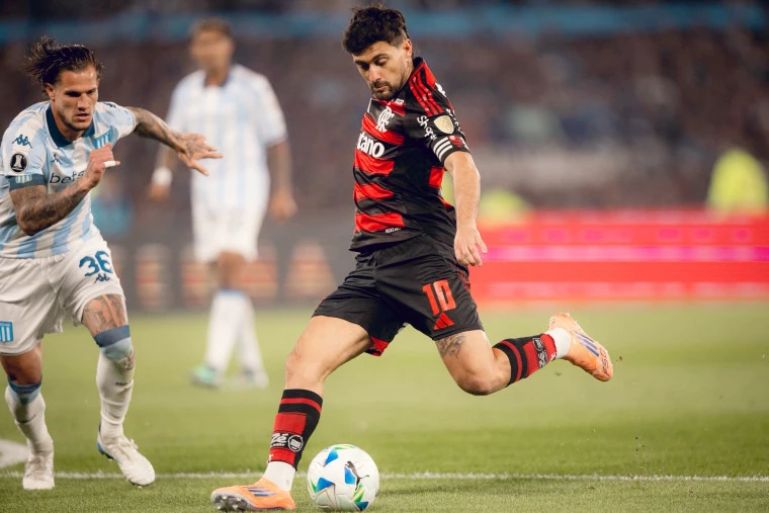 Flamengo mostra raça e garante presença na final da Libertadores