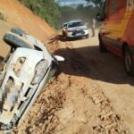 Condutor fica ferido após capotamento no Centro de Guabiruba