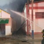 ATUALIZAÇÃO: Incêndio destrói agropecuária durante a madrugada em Guabiruba