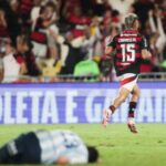 Carrascal decide e Flamengo fica em vantagem na semi da Libertadores