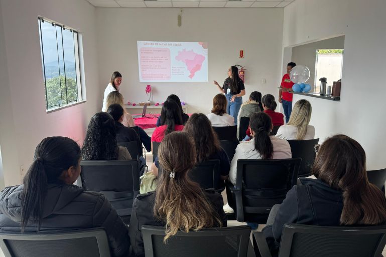 Outubro Rosa: SAMAE de Brusque Promove Palestra Essencial para Servidoras