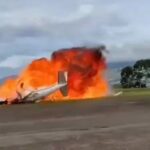VÍDEO: avião explode após cair logo após decolagem e mata dois pilotos