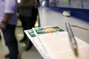 Apostas de SC acertam a quina da Mega-Sena e levam quase R$ 49 mil