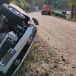 Carro sai da pista e capota em rua do Belchior Baixo, em Gaspar Carro sai da pista e capota em rua do Belchior Baixo, em Gaspar