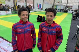 Irmãos gêmeos de Florianópolis brilham e conquistam ouro no Jiu-Jitsu da Olesc 2025