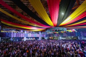Milhares de fenafesteiros curtiram a noite de sábado (11) no Pavilhão da Fenarreco