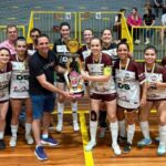 Equipe Águas Negras se consagra campeã municipal de futsal feminino