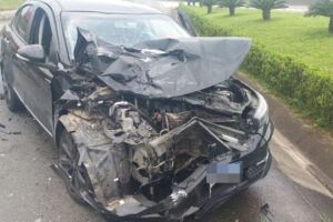 Colisão traseira entre veículos é registrada na Rodovia Antônio Heil em Brusque