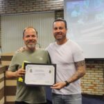 Revista Cartum Interativa completa 24 anos e criador recebe homenagem na Câmara