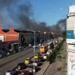 Incêndio atinge barracão de escola de samba na zona portuária do Rio