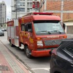 Fumaça em apartamento mobiliza equipes do Corpo de Bombeiros em Brusque Fumaça em apartamento mobiliza equipes do Corpo de Bombeiros em Brusque