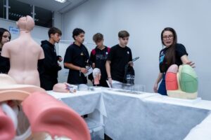 UNIFEBE Profissões aproxima estudantes da vivência universitária em Brusque
