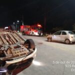 Carro capota após colisão e deixa três feridos em Brusque