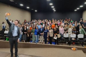 Brusque recebe especialista em educação de Sobral para compartilhar experiências em políticas públicas