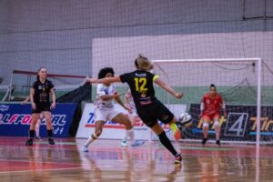 VÍDEO: Barateiro Havan Futsal sofre derrota no jogo de ida da final