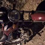 Motocicleta com descarga barulhenta é abordada após fuga e manobras perigosas