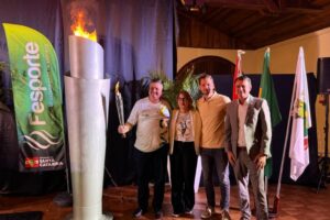 Fogo simbólico dos Jogos Abertos de Santa Catarina é aceso no Bandeirante; IMAGENS