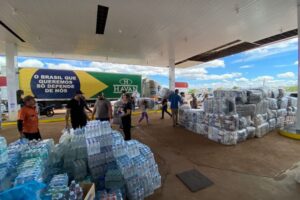 VÍDEO: Luciano Hang envia equipe da Havan e doações para famílias atingidas por tornado no PR